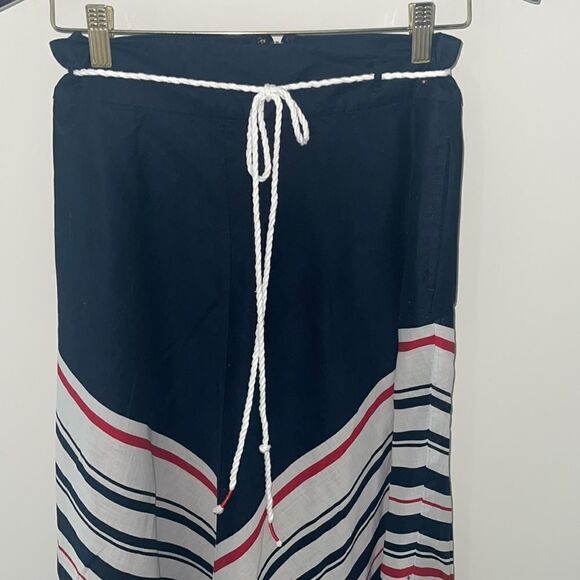 Tommy Hilfiger‎ Navy Maxi Skirt. Size 2 - Picture 2 of 9